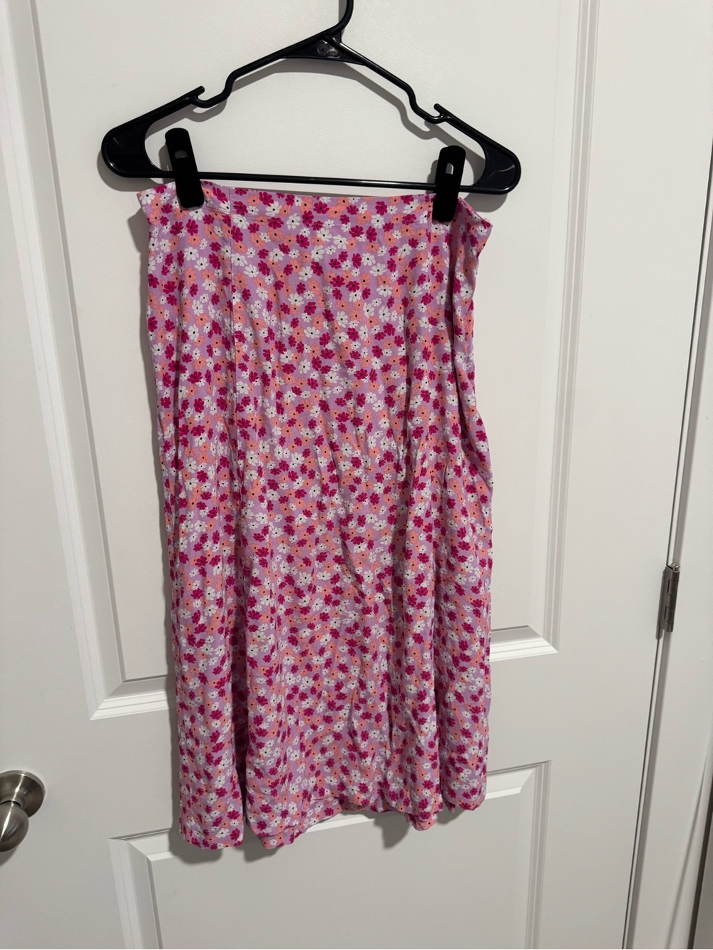 Pink Floral Midi Skirt — Casual Feminine Silhouette